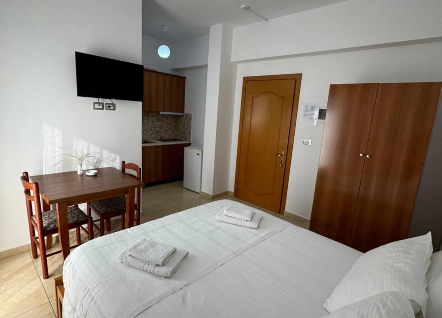 Guest house Aleksander Aparthotel Ksamil