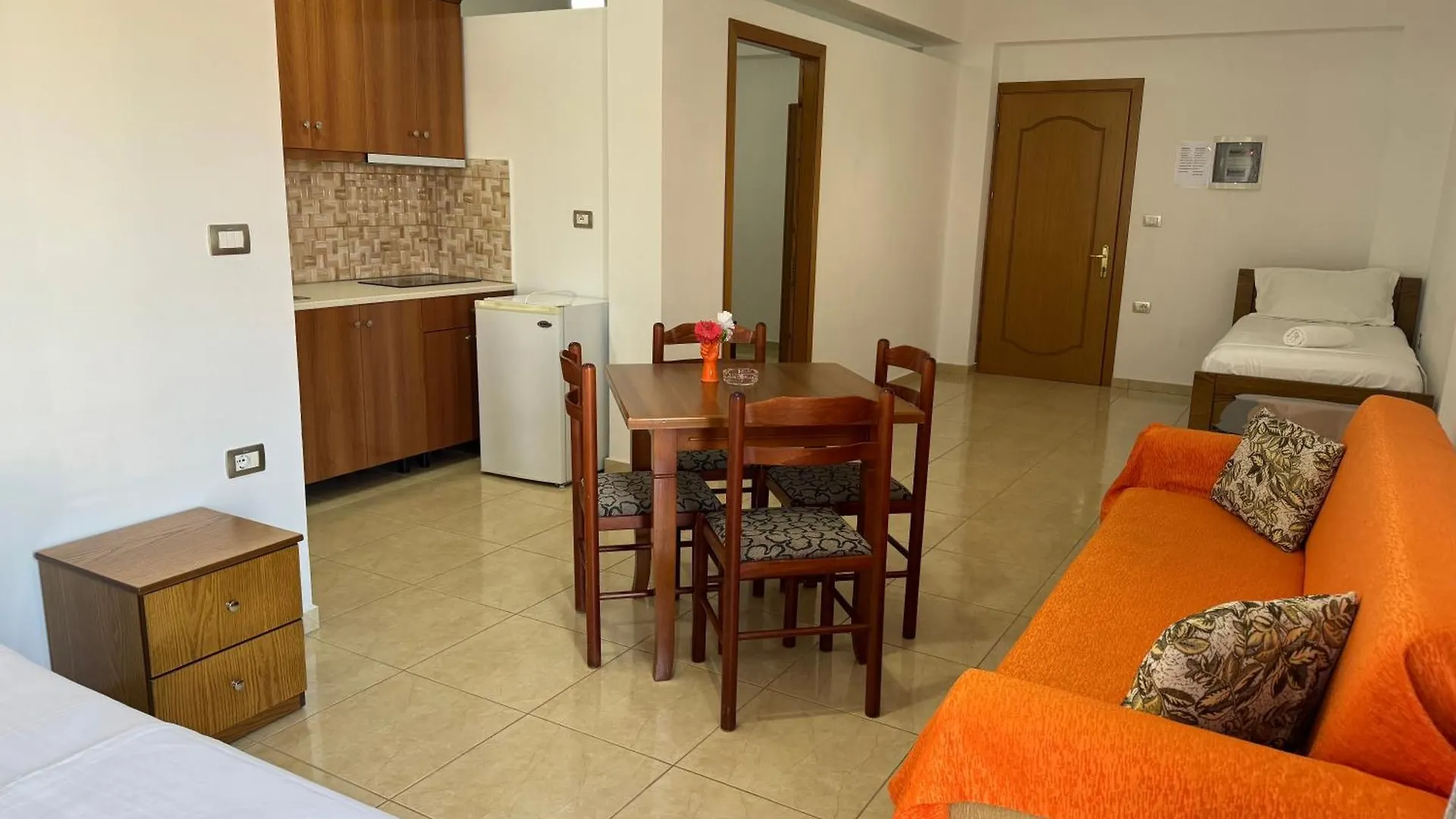 Aleksander Aparthotel Ksamil