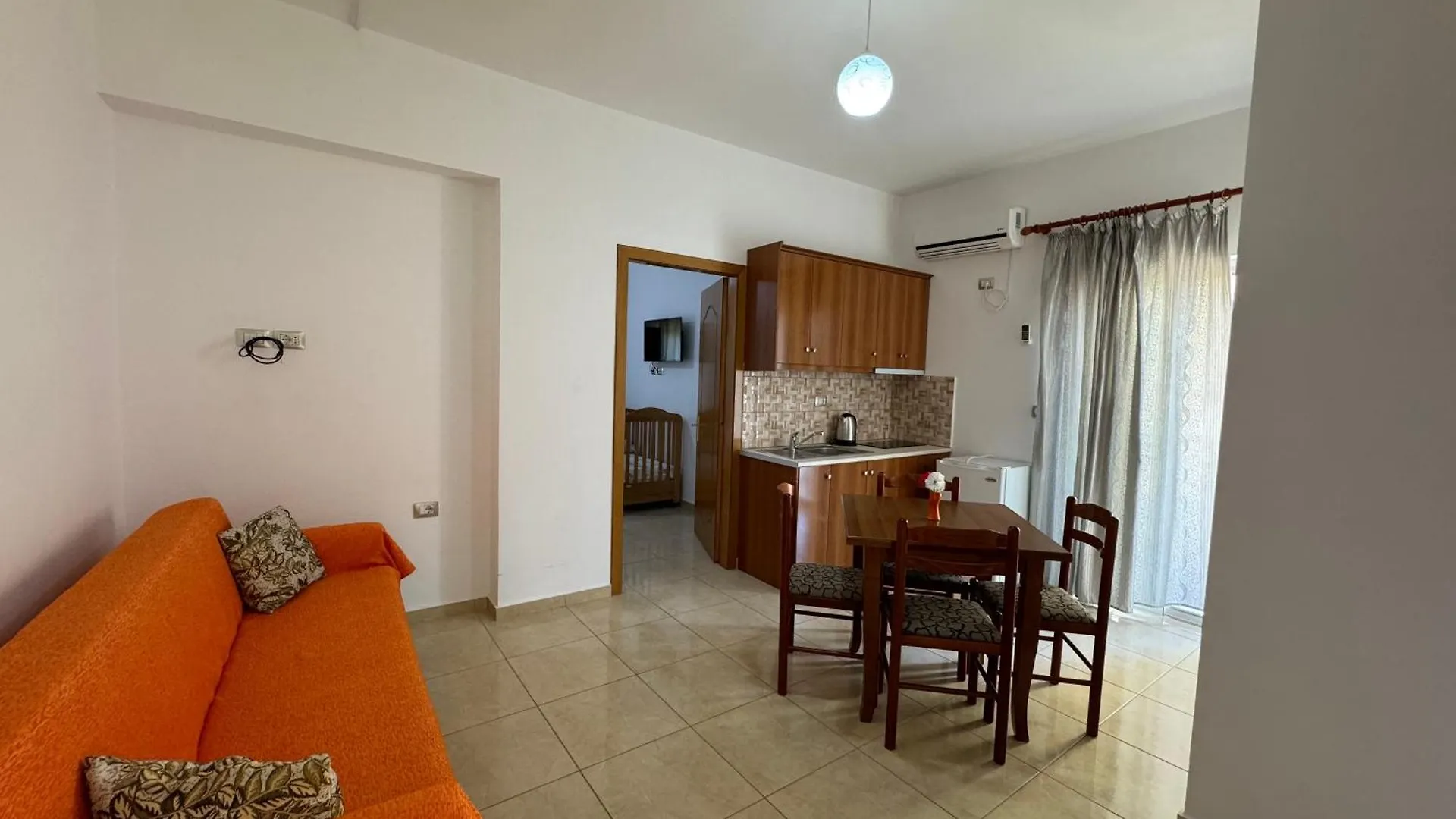 Aleksander Aparthotel Ksamil 3*,