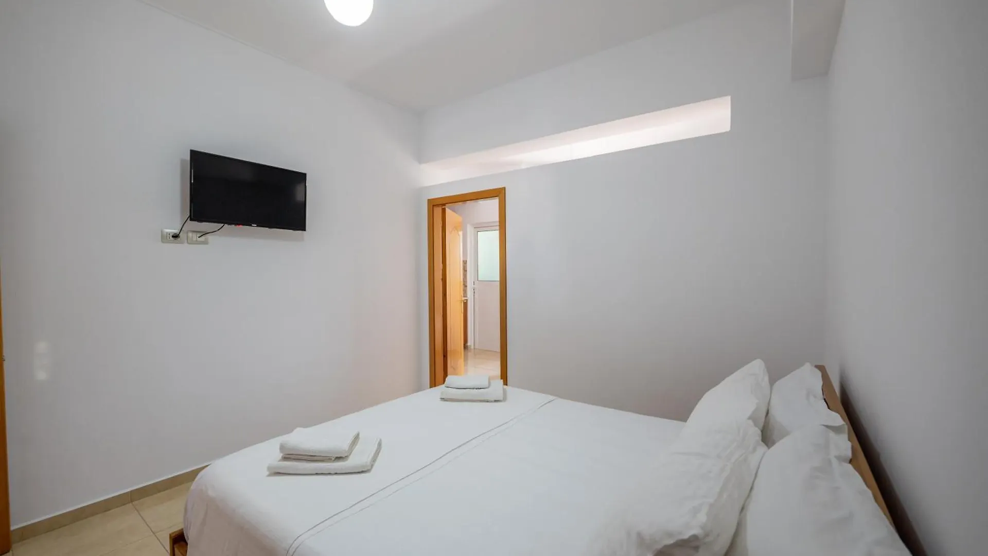 Aleksander Aparthotel Ksamil