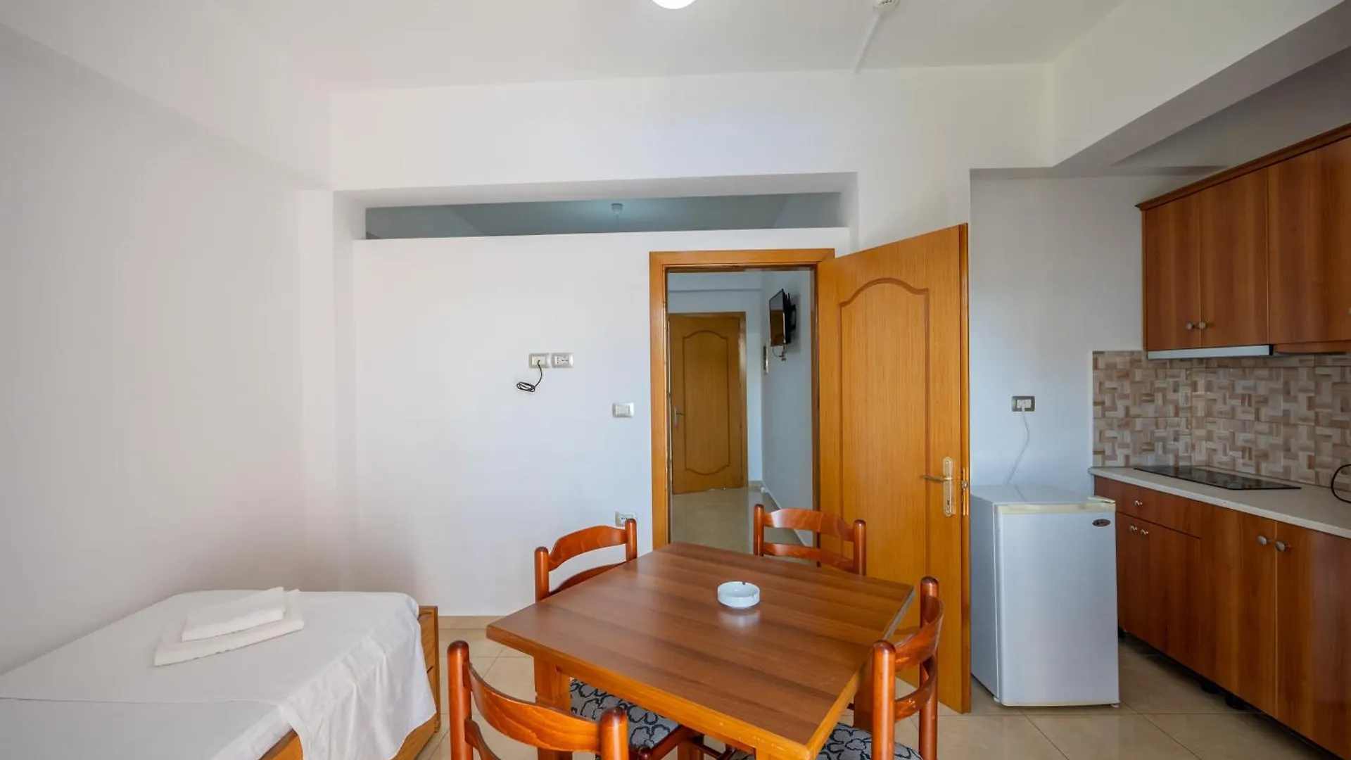 Guest house Aleksander Aparthotel Ksamil