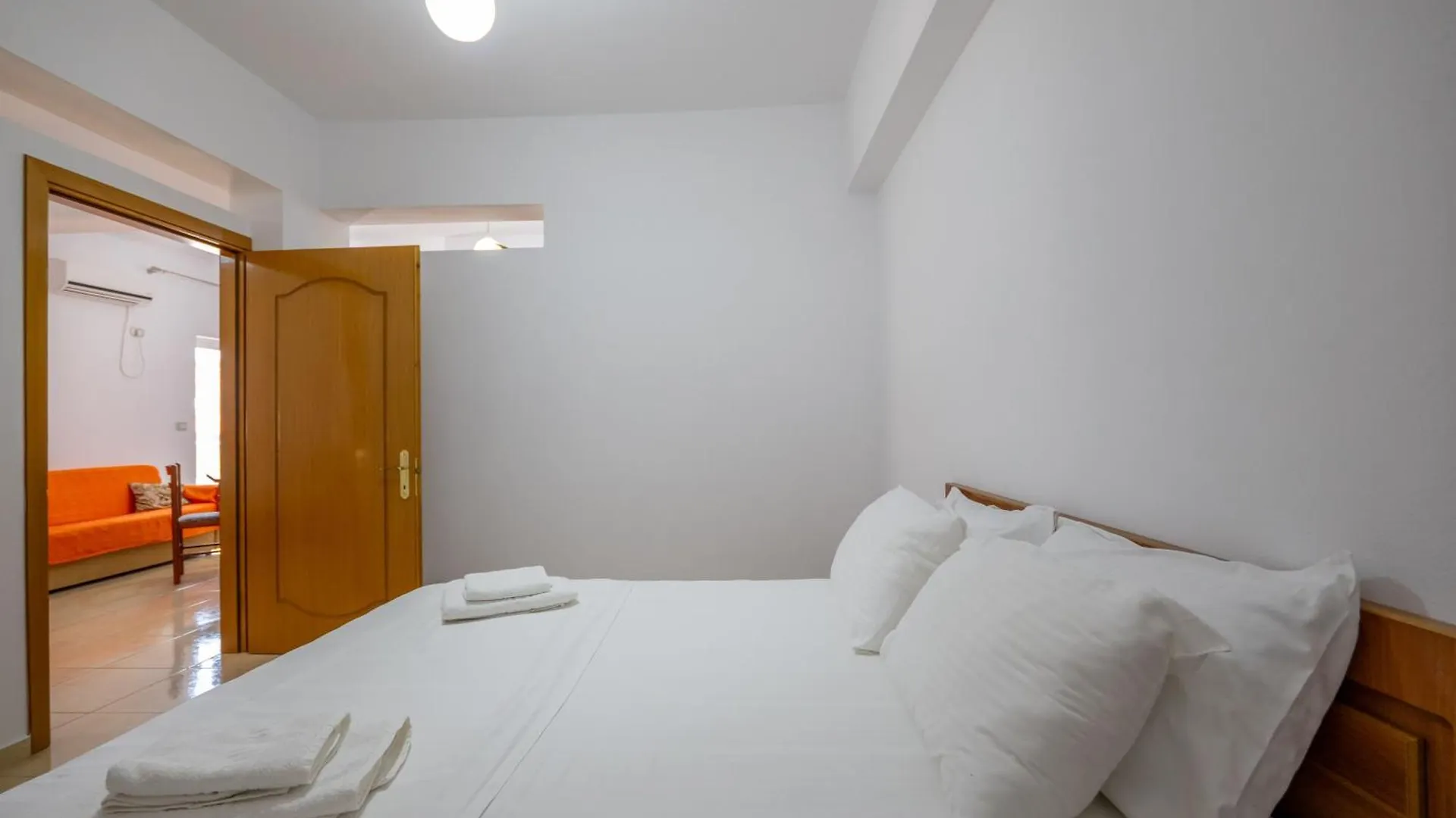 Aleksander Aparthotel Ksamil 3*,  Albania